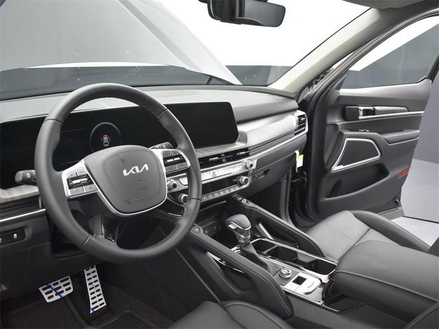 Photo of 2025 Ebony Black Kia Telluride