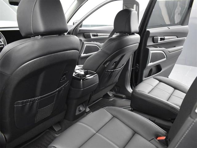 Photo of 2025 Ebony Black Kia Telluride