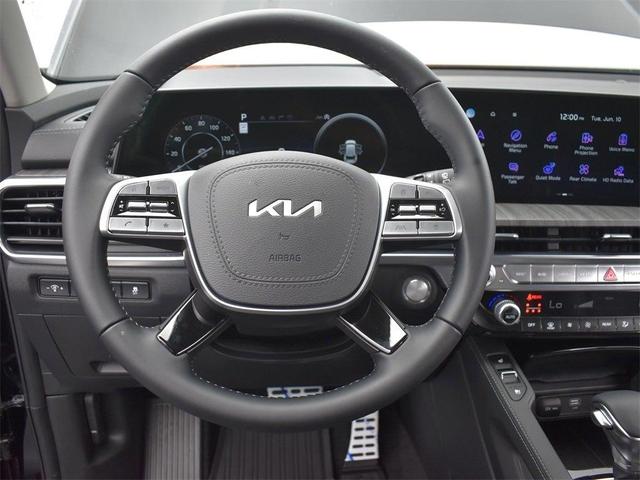 Photo of 2025 Ebony Black Kia Telluride