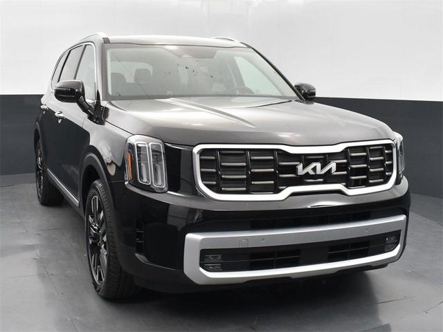 Photo of 2025 Ebony Black Kia Telluride