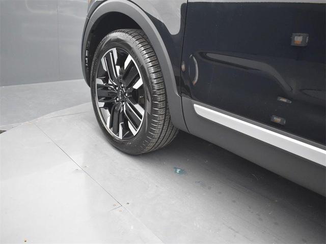 Photo of 2025 Ebony Black Kia Telluride