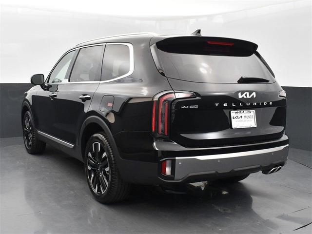 Photo of 2025 Ebony Black Kia Telluride