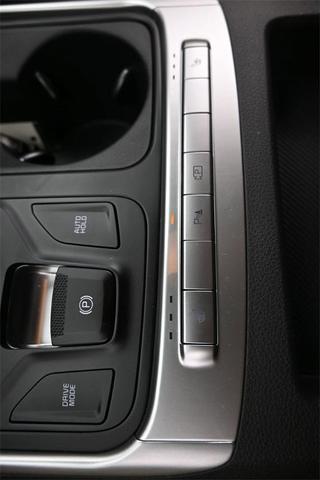 Photo of 2026 Deep Chroma Blue Kia Carnival