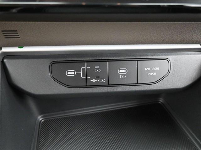 Photo of 2026 Deep Chroma Blue Kia Carnival