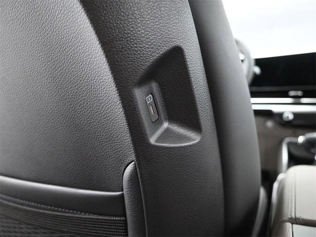 Photo of 2026 Deep Chroma Blue Kia Carnival