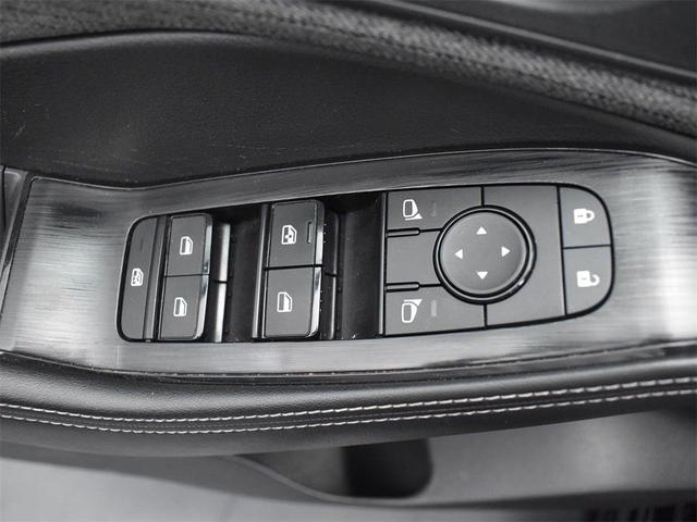 Photo of 2023 Black Nissan Rogue