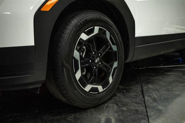 Photo of 2025 White Hyundai SANTA FE