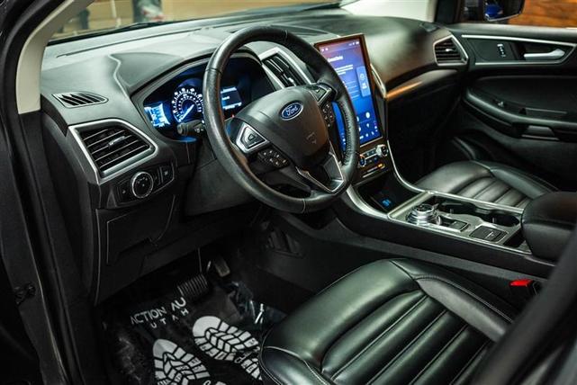 Photo of 2024 Gray Ford Edge