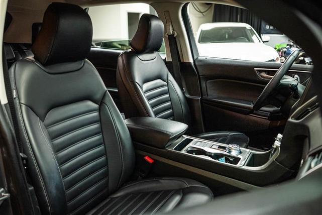 Photo of 2024 Gray Ford Edge