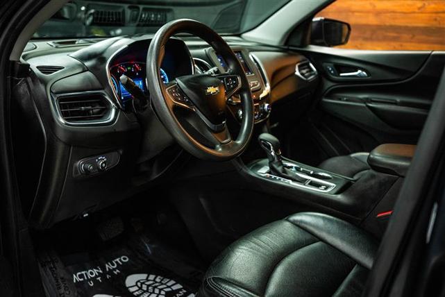Photo of 2022 Gray Chevrolet Equinox