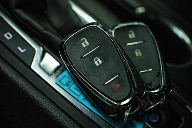 Photo of 2022 Gray Chevrolet Equinox