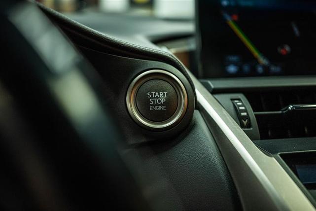 Photo of 2017 White Lexus NX 200t