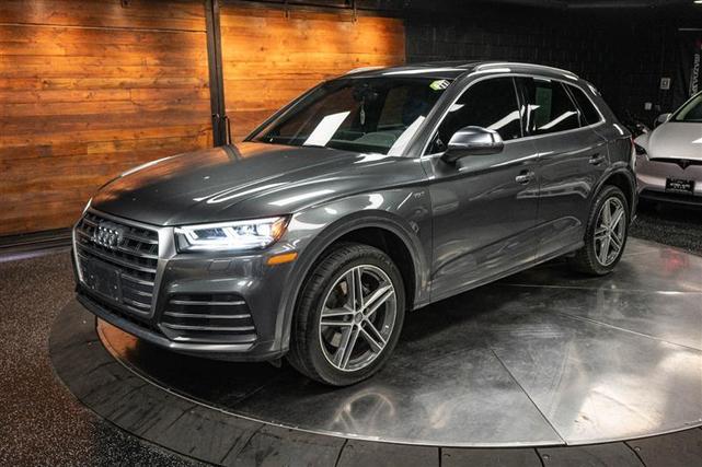 Photo of 2018 Daytona Gray Pearl Effect Audi SQ5