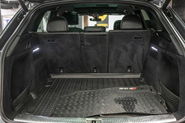 Photo of 2018 Daytona Gray Pearl Effect Audi SQ5