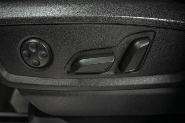 Photo of 2018 Daytona Gray Pearl Effect Audi SQ5