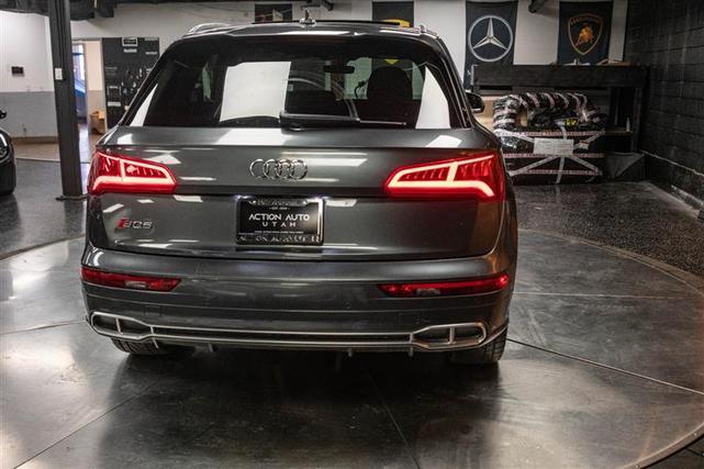 Photo of 2018 Daytona Gray Pearl Effect Audi SQ5