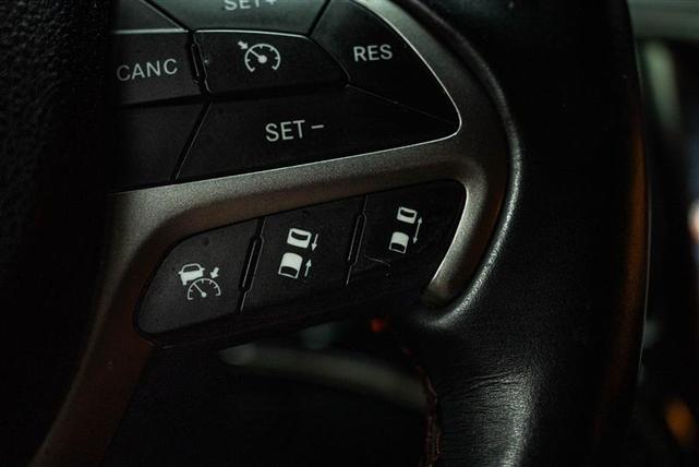 Photo of 2017 Gray Jeep Grand Cherokee