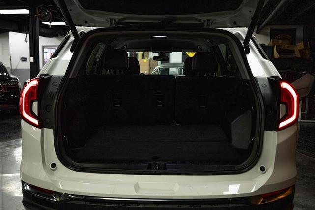 Photo of 2023 White GMC Terrain