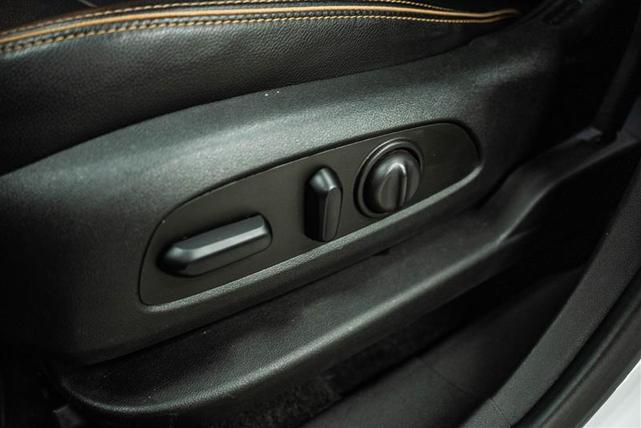 Photo of 2023 White GMC Terrain