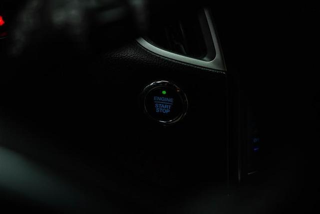 Photo of 2022 White Ford Edge