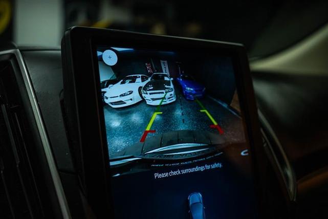 Photo of 2022 White Ford Edge