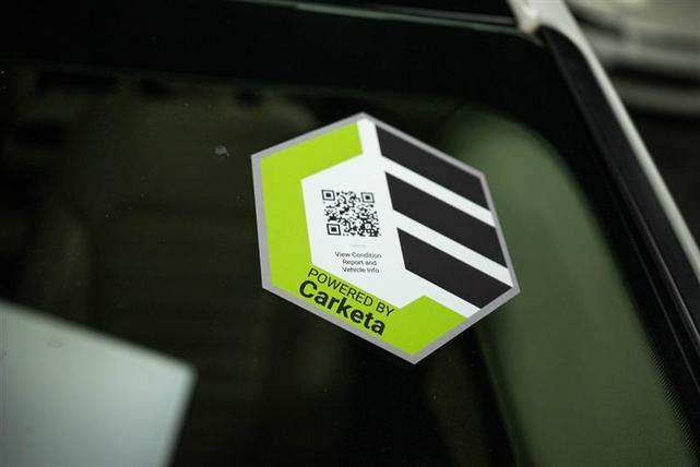 Photo of 2022 White Ford Edge