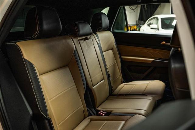 Photo of 2023 Pure White Volkswagen Atlas Cross Sport