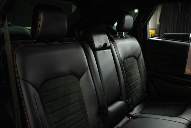 Photo of 2021 Gray Ford Edge