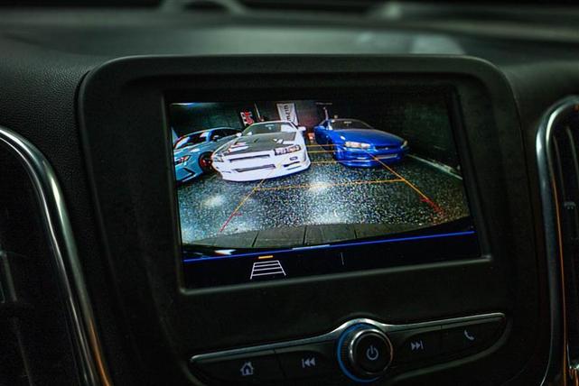 Photo of 2020 Black Chevrolet Equinox