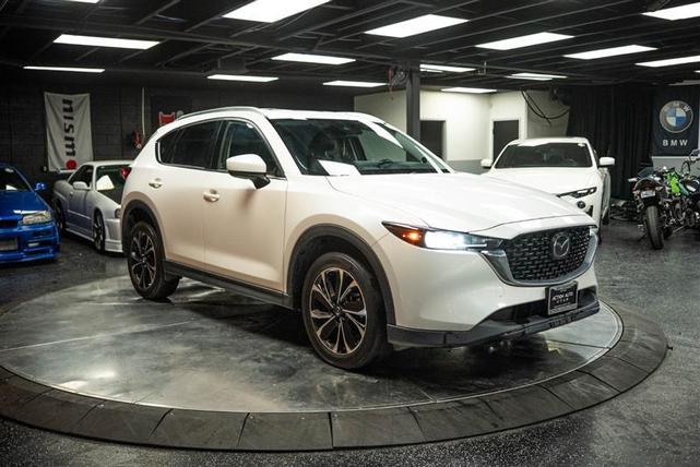 Photo of 2022 Snowflake White Pearl Mazda CX-5