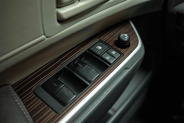 Photo of 2023 Silver Toyota Sienna