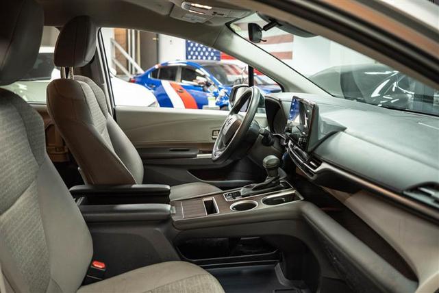 Photo of 2023 Silver Toyota Sienna
