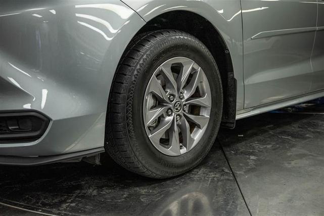 Photo of 2023 Silver Toyota Sienna