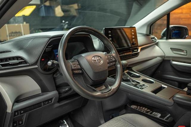 Photo of 2023 Silver Toyota Sienna