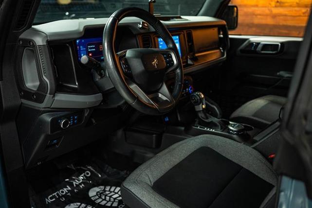Photo of 2022 Blue Ford Bronco