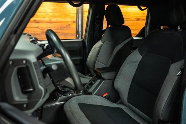 Photo of 2022 Blue Ford Bronco