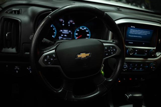 Photo of 2021 White Chevrolet Colorado