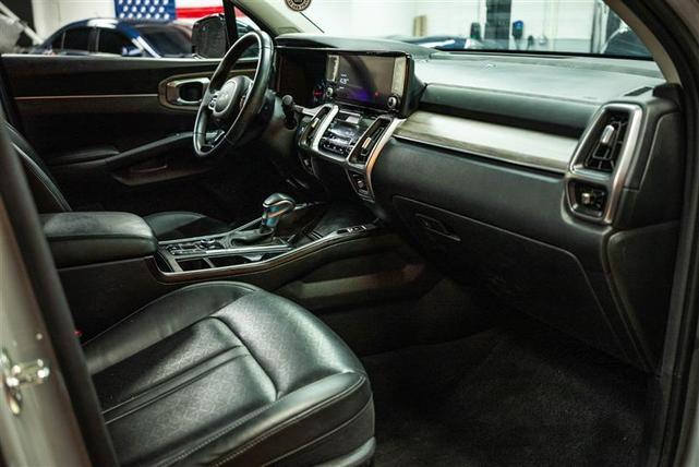 Photo of 2023 Gray Kia Sorento