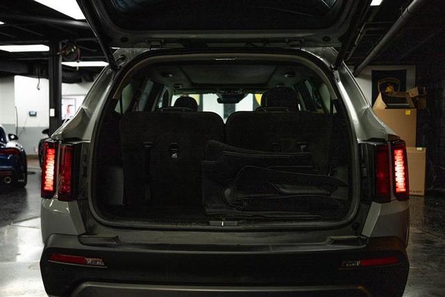 Photo of 2023 Gray Kia Sorento
