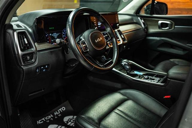 Photo of 2023 Gray Kia Sorento
