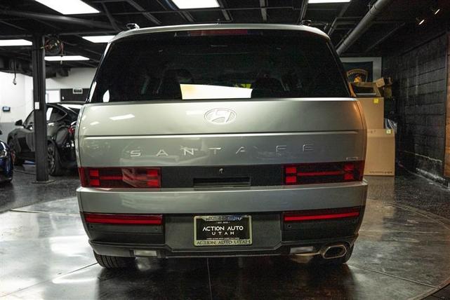 Photo of 2024 Silver Hyundai SANTA FE