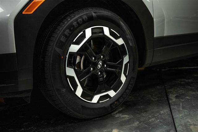 Photo of 2024 Silver Hyundai SANTA FE