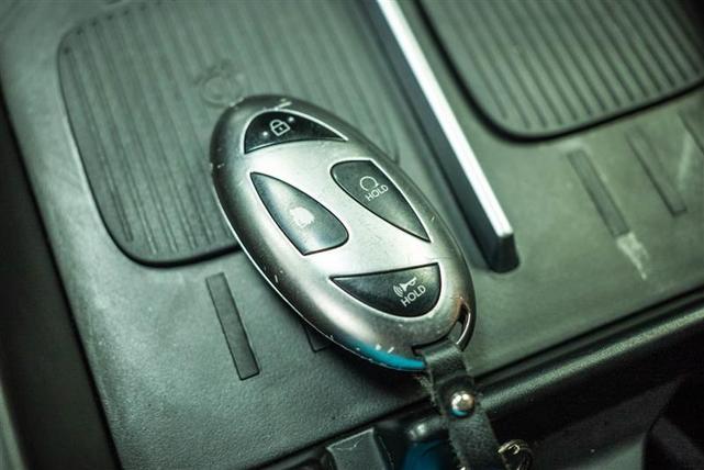 Photo of 2024 Silver Hyundai SANTA FE