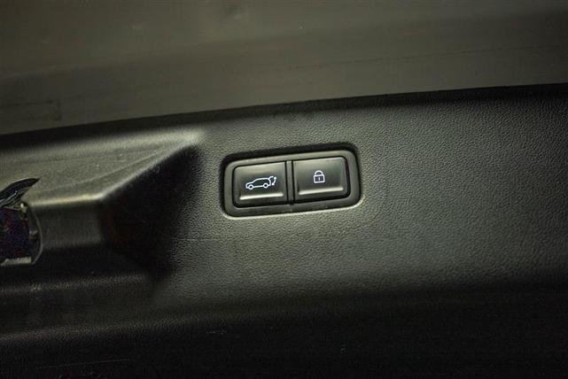 Photo of 2024 Silver Hyundai SANTA FE