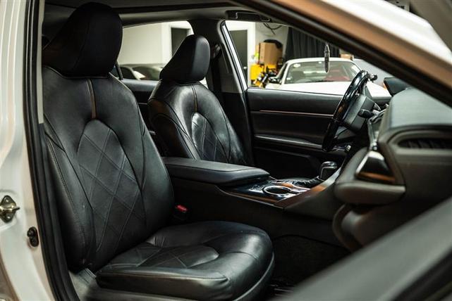 Photo of 2019 White Toyota Camry