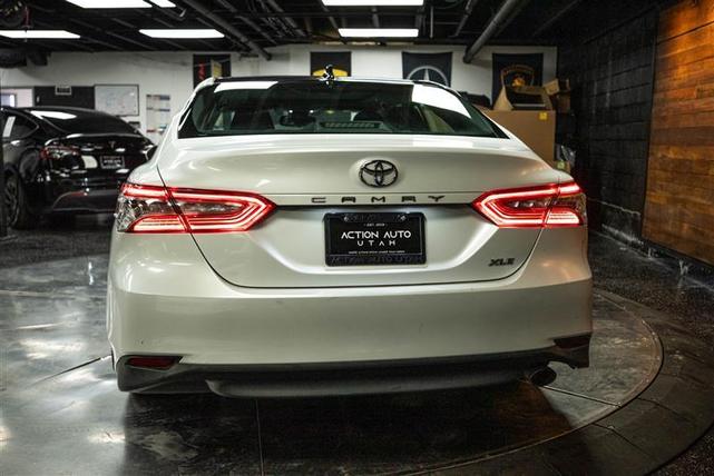Photo of 2019 White Toyota Camry