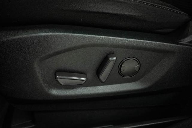 Photo of 2022 Black Ford Edge