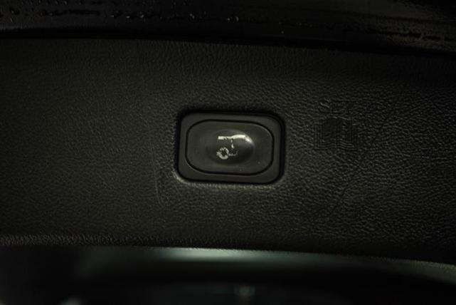Photo of 2022 Black Ford Edge