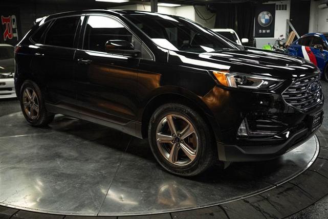Photo of 2022 Black Ford Edge