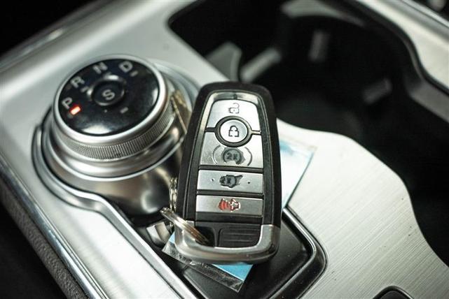 Photo of 2022 Black Ford Edge